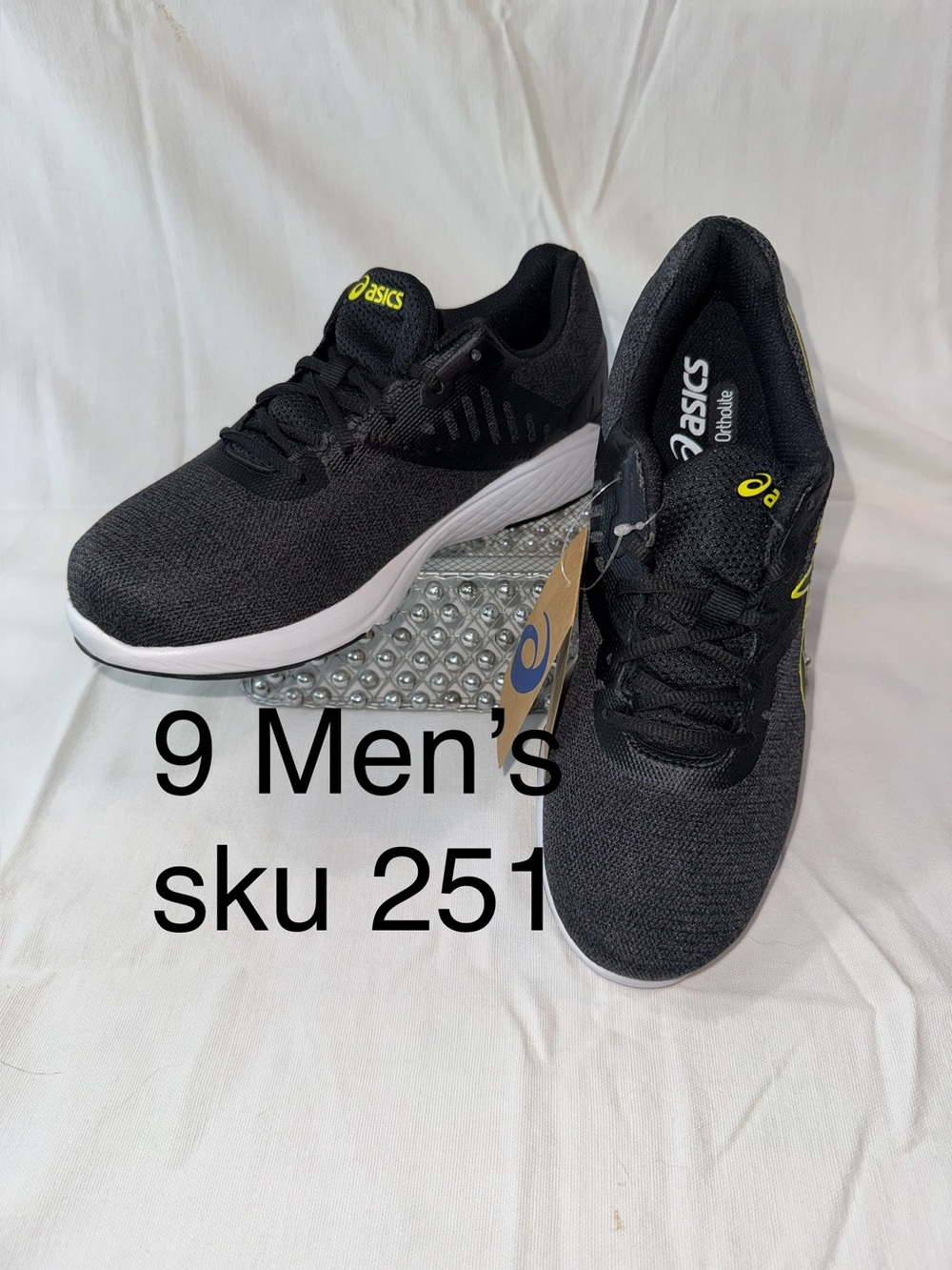 ASICS Men's 9 Black and Yellow Athletic Gel- Running Shoes